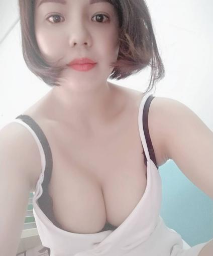 童颜巨乳少妇