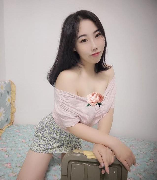 白云大奶少妇