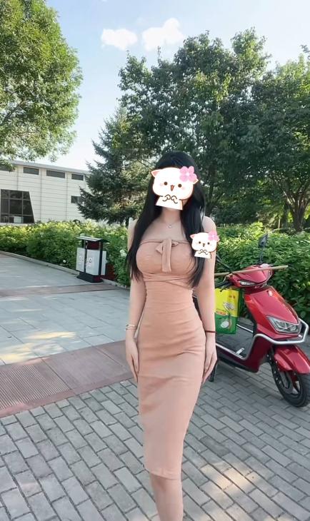 难得的模特型美女