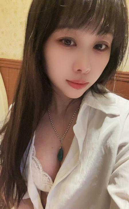 大新性感美女水晶